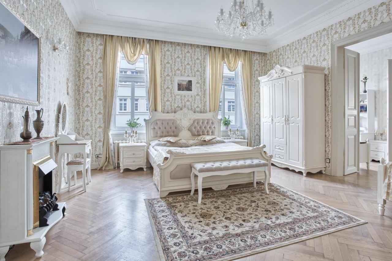 קרלובי וארי Apartment Luxury Nostalgia מראה חיצוני תמונה